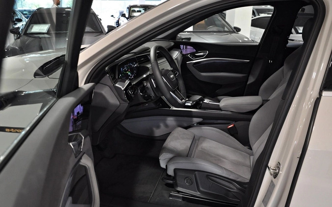 Audi e-tron cena 374900 przebieg: 1300, rok produkcji 2021 z Strzelno małe 466